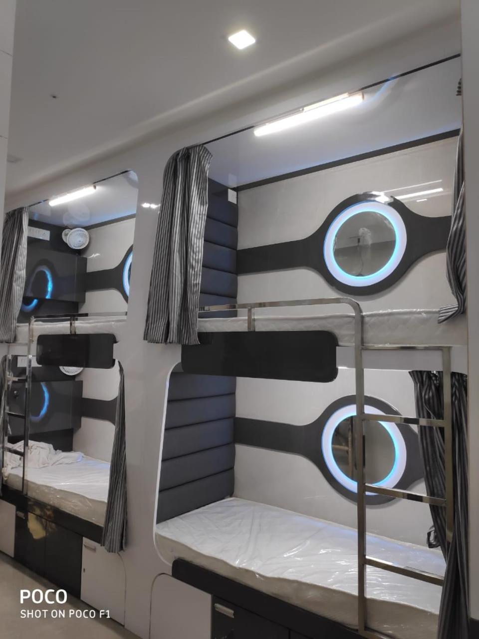 Ocean Dormitory Mumbai  Buitenkant foto