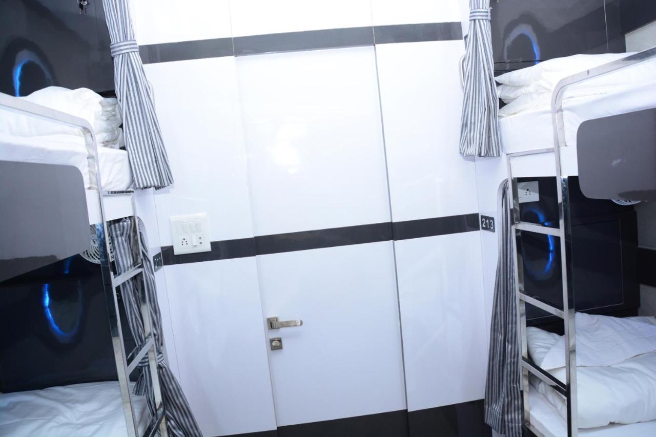 Ocean Dormitory Mumbai  Buitenkant foto