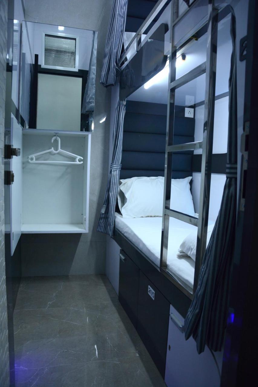 Ocean Dormitory Mumbai  Buitenkant foto