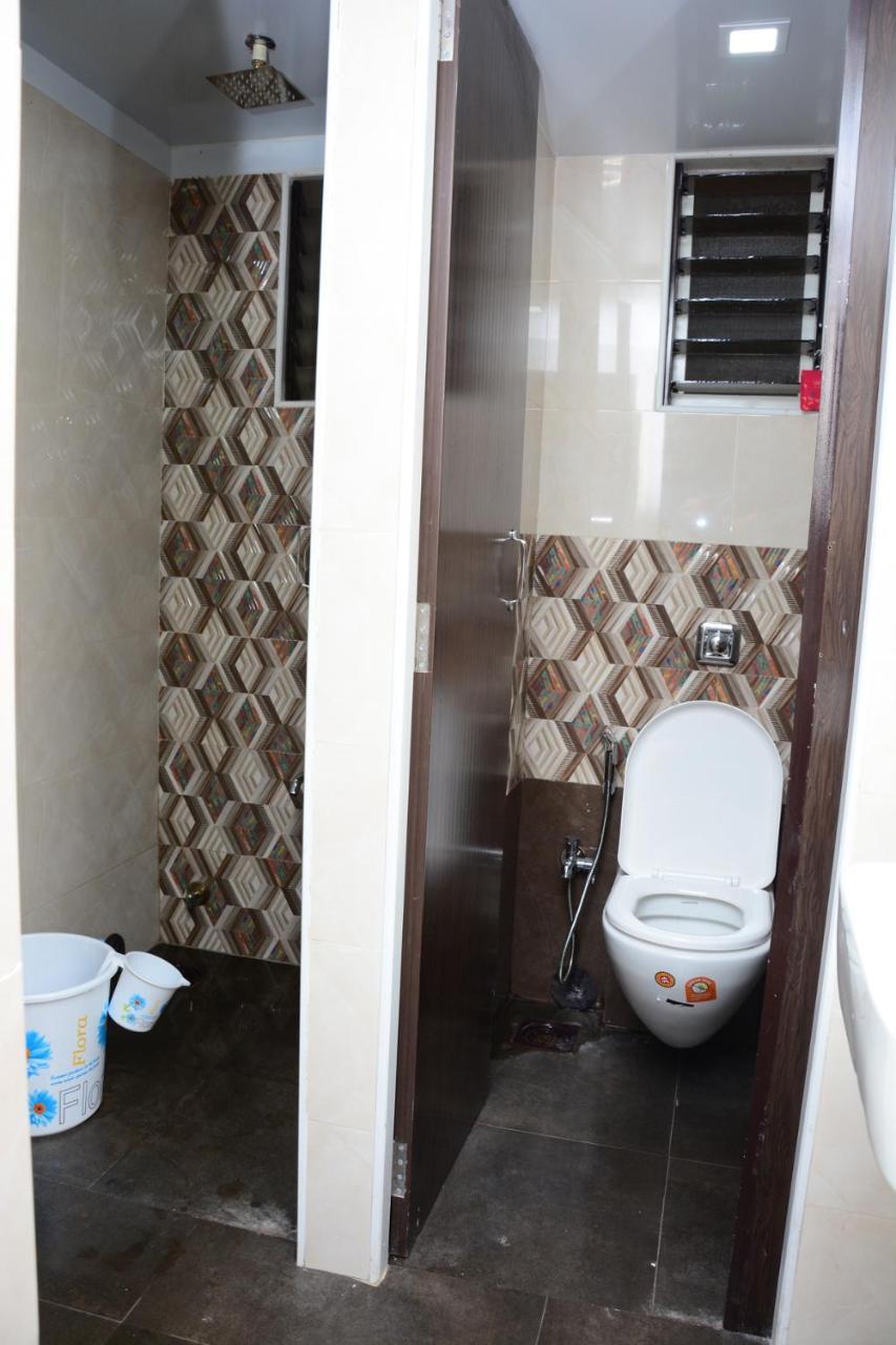 Ocean Dormitory Mumbai  Buitenkant foto