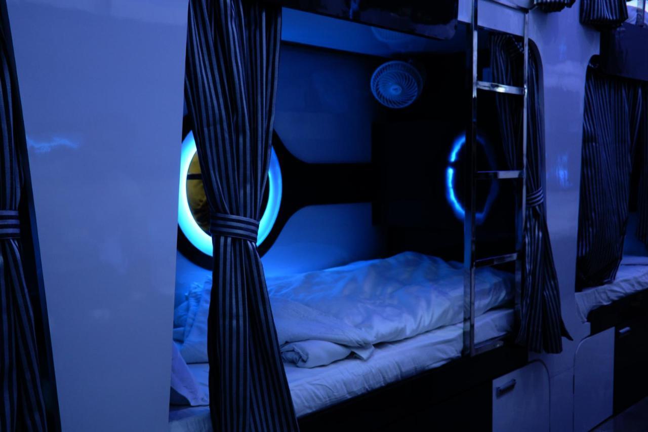 Ocean Dormitory Mumbai  Buitenkant foto