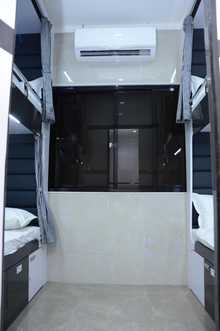 Ocean Dormitory Mumbai  Buitenkant foto