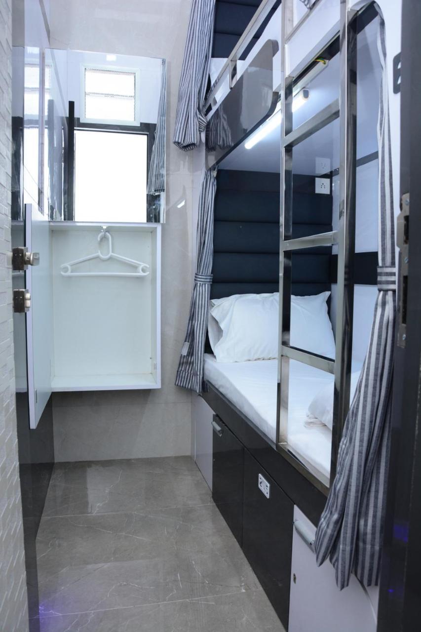Ocean Dormitory Mumbai  Buitenkant foto