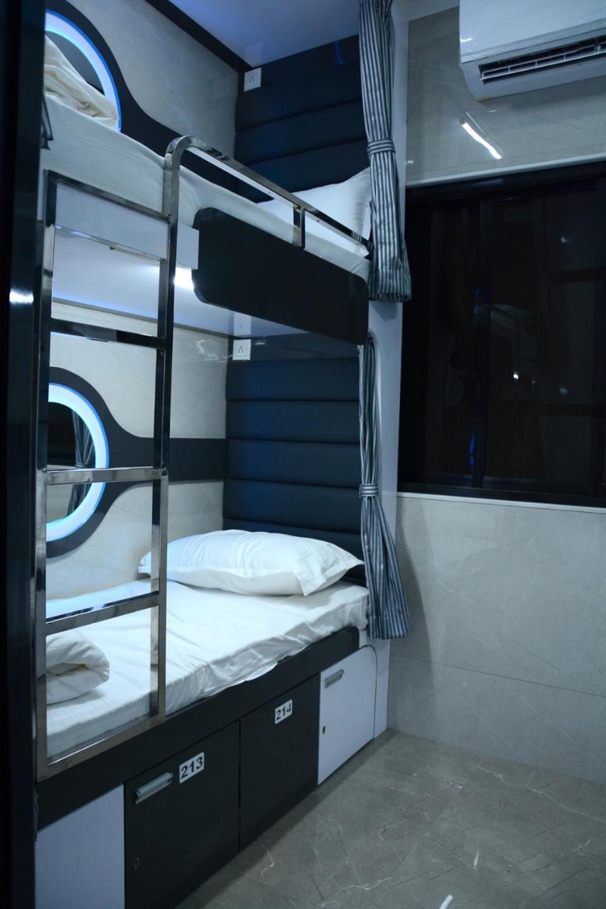 Ocean Dormitory Mumbai  Buitenkant foto