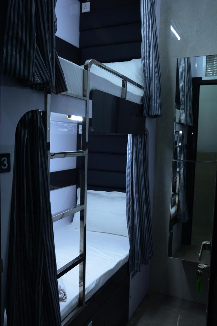Ocean Dormitory Mumbai  Buitenkant foto