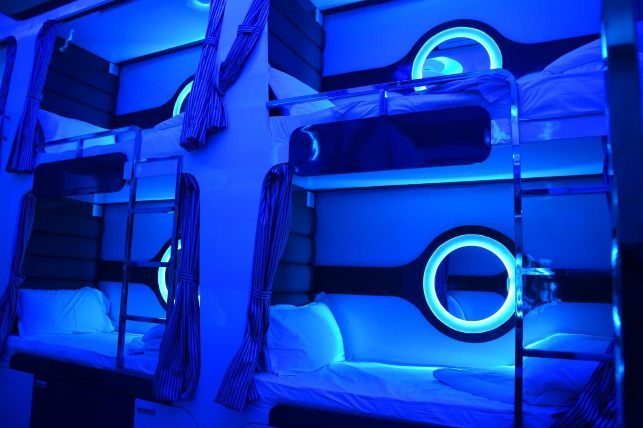 Ocean Dormitory Mumbai  Buitenkant foto